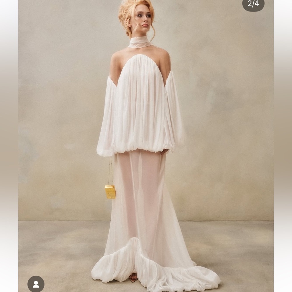 DATT OFFICIAL MOON GOWN NEVER WORN.